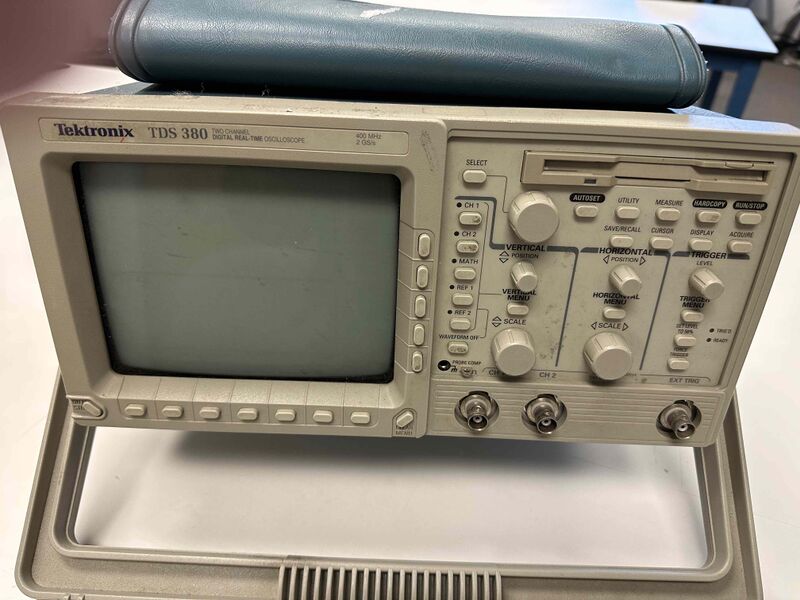 File:Tektronix TDS 380 Oscilloscope.jpg